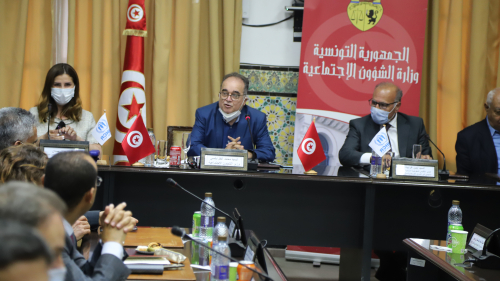 إمضاء اتفاقية تعاون بين وزارة الشؤون الاجتماعية و المفوضية السامية لشؤون اللاجئين حول دعم برامج جامعة تونس لتعلم مدى الحياة .